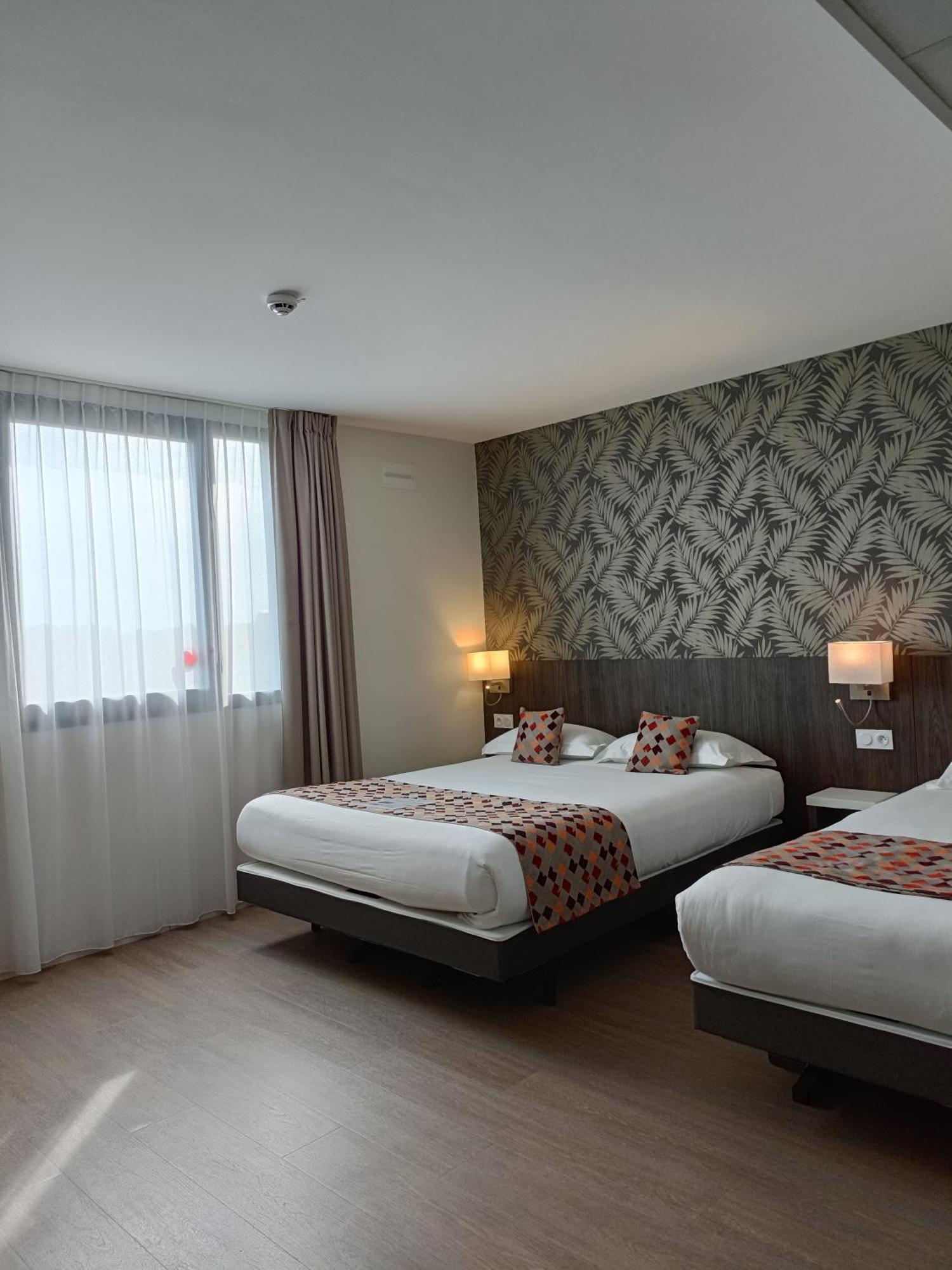 Brit Hotel Ploermel - Hotel De L'Hippodrome מראה חיצוני תמונה
