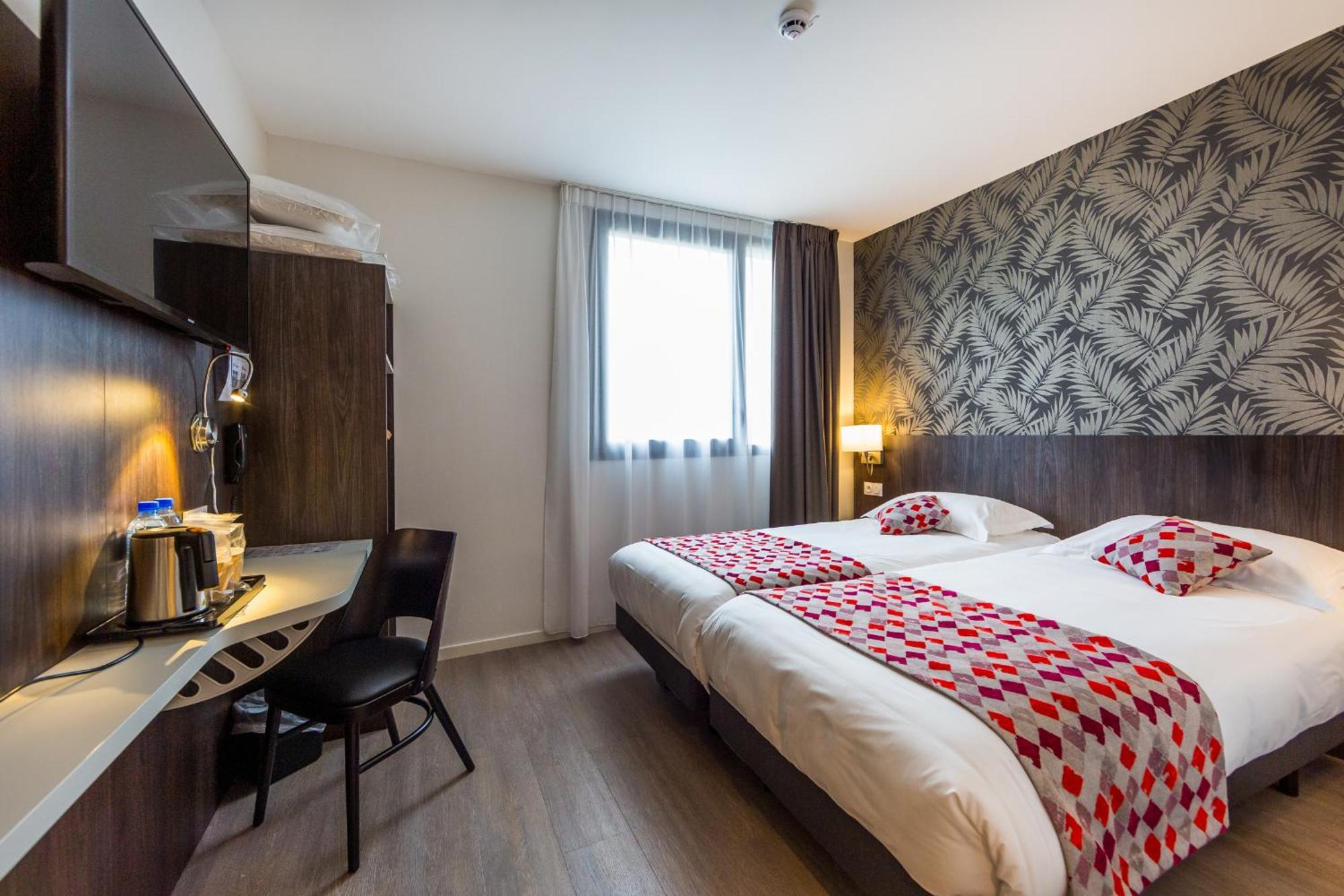 Brit Hotel Ploermel - Hotel De L'Hippodrome מראה חיצוני תמונה
