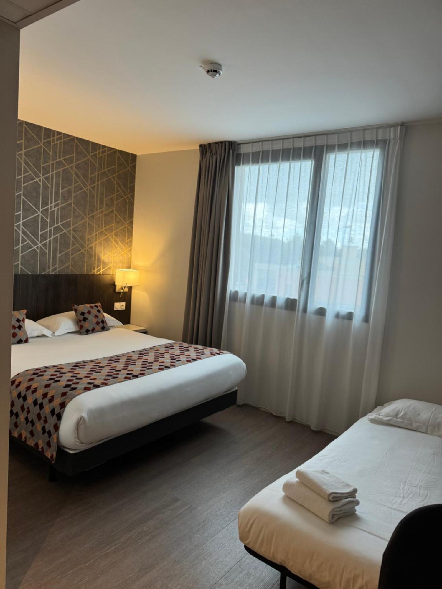 Brit Hotel Ploermel - Hotel De L'Hippodrome מראה חיצוני תמונה