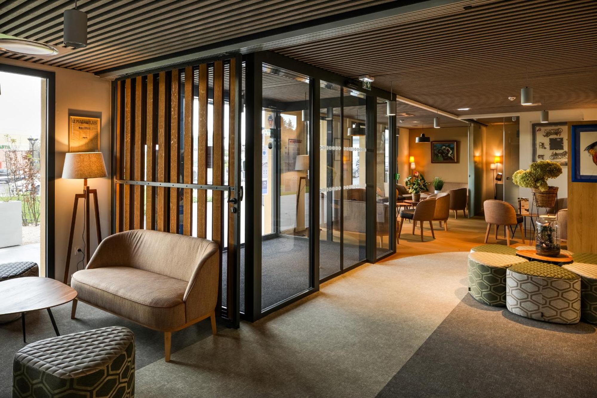 Brit Hotel Ploermel - Hotel De L'Hippodrome מראה חיצוני תמונה